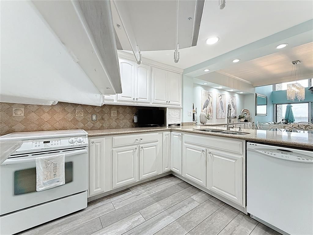 Chandelier, Interior, Kitchen, Pendant Lights, Recessed Lighting, Wood Texture Flooring
