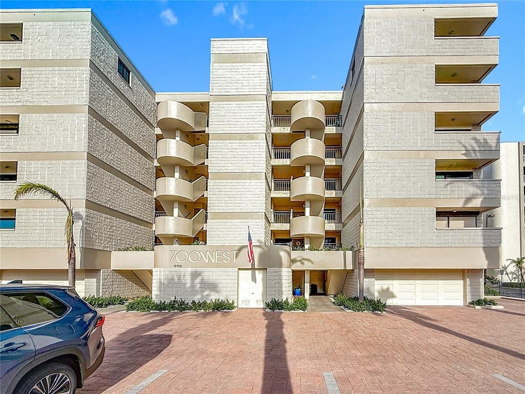 Exterior, Facade, Condo Building