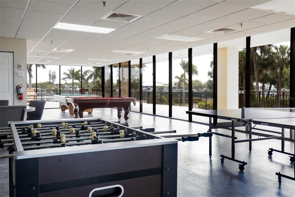 Billiard Table, Game Room, Interior