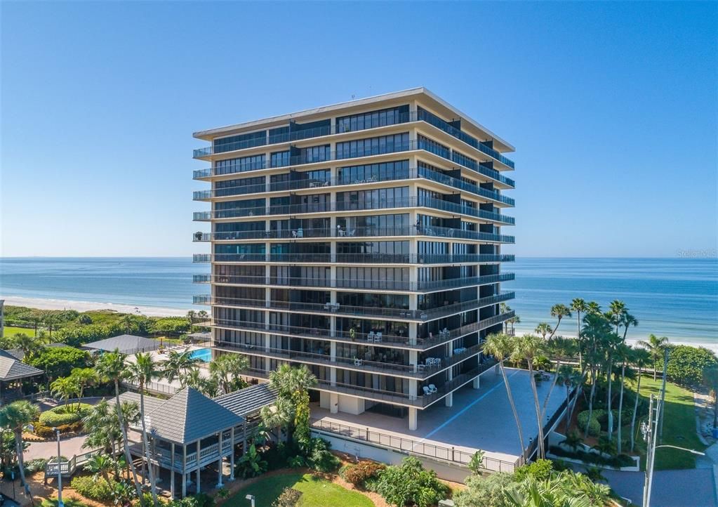 Exterior, Facade, Condo Building