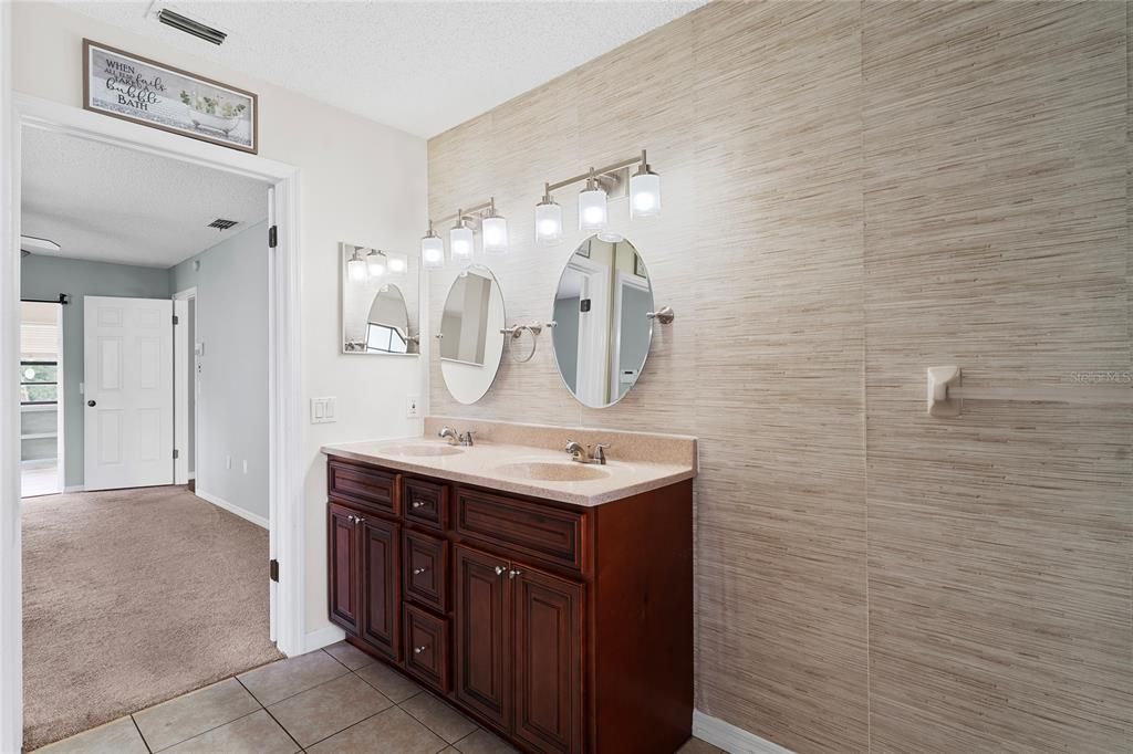 Bathroom, Dual Sink Vanities, Interior