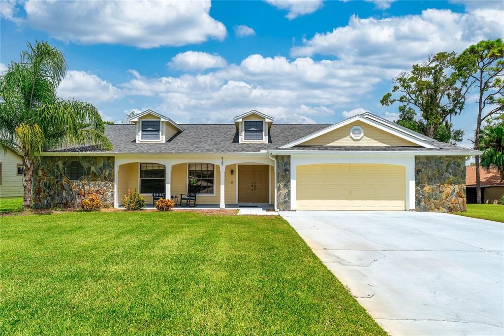 Attached, Exterior, Facade, Ranch