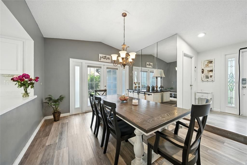 Chandelier, Dining room, Interior, Recessed Lighting, Wood Texture Flooring