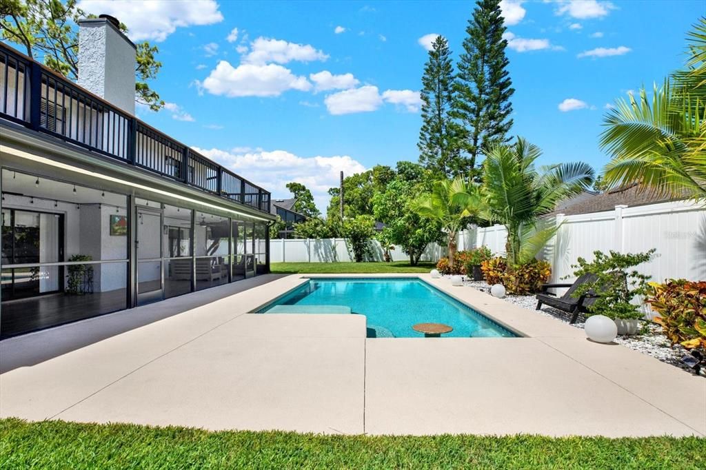 Exterior, Pool