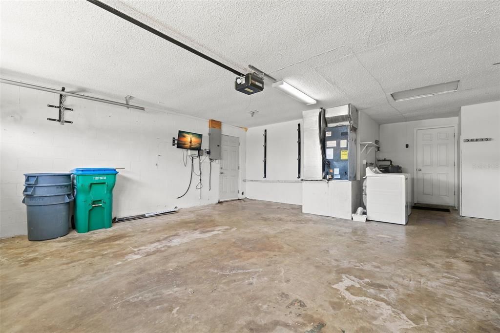 Garage, Interior, Washer