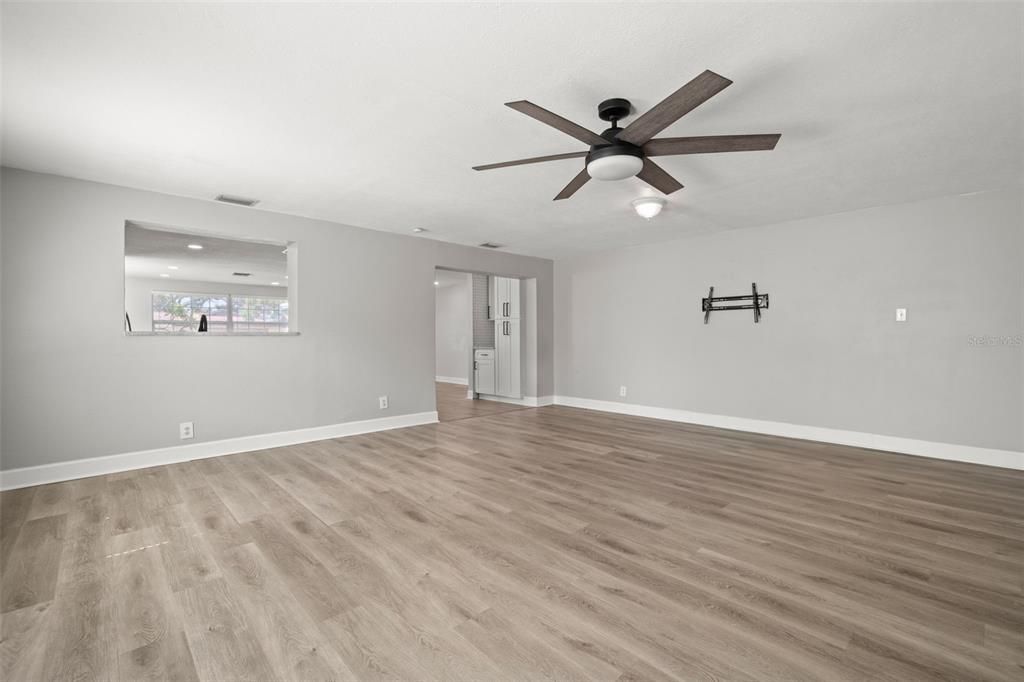 Empty room, Interior, Recessed Lighting, Wood Texture Flooring