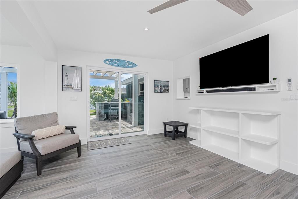 Interior, Recessed Lighting, Wood Texture Flooring