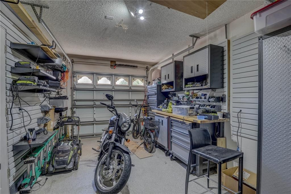 Garage, Interior