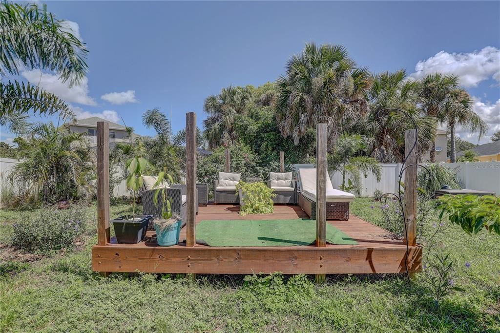 Backyard, Exterior