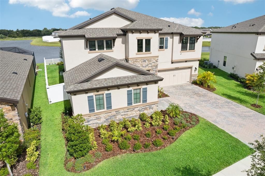 Attached, Exterior, Facade, Mediterranean