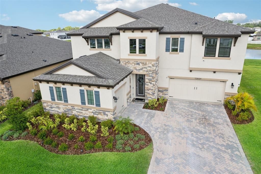 Attached, Exterior, Facade, Mediterranean