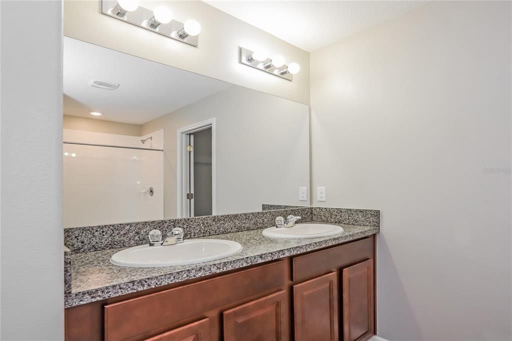 Bathroom, Dual Sink Vanities, Interior, Recessed Lighting