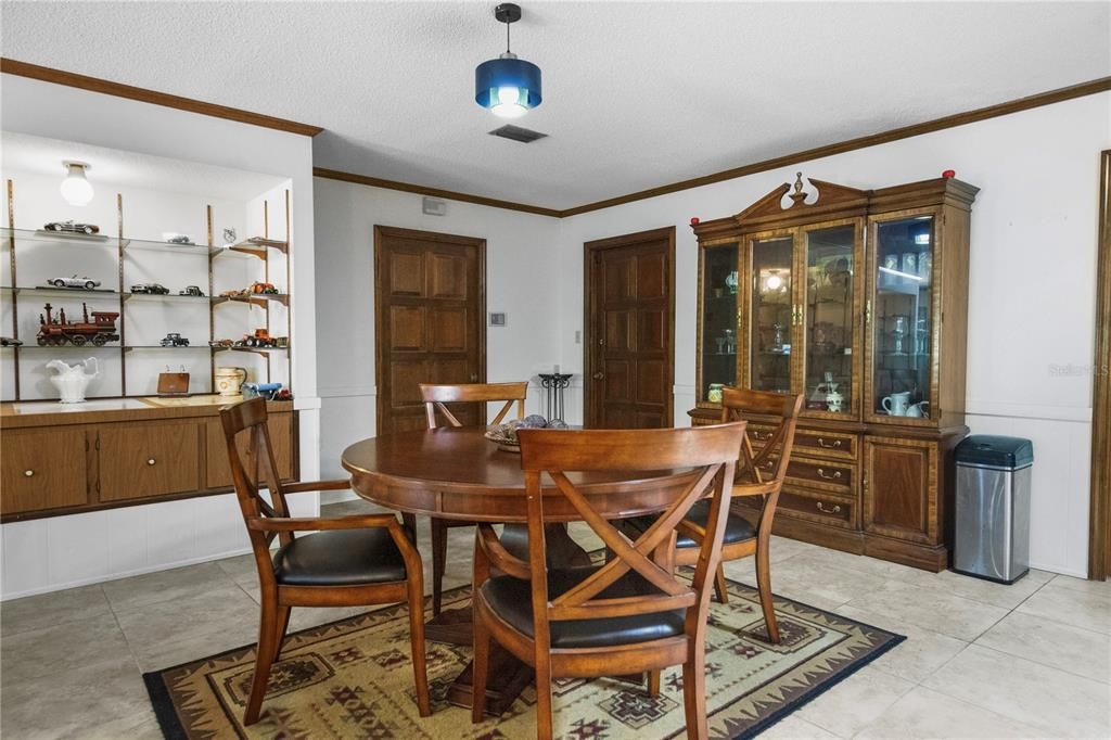Dining room, Interior