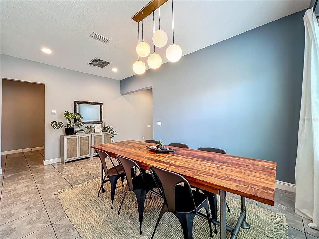 Dining room, Interior, Pendant Lights, Recessed Lighting