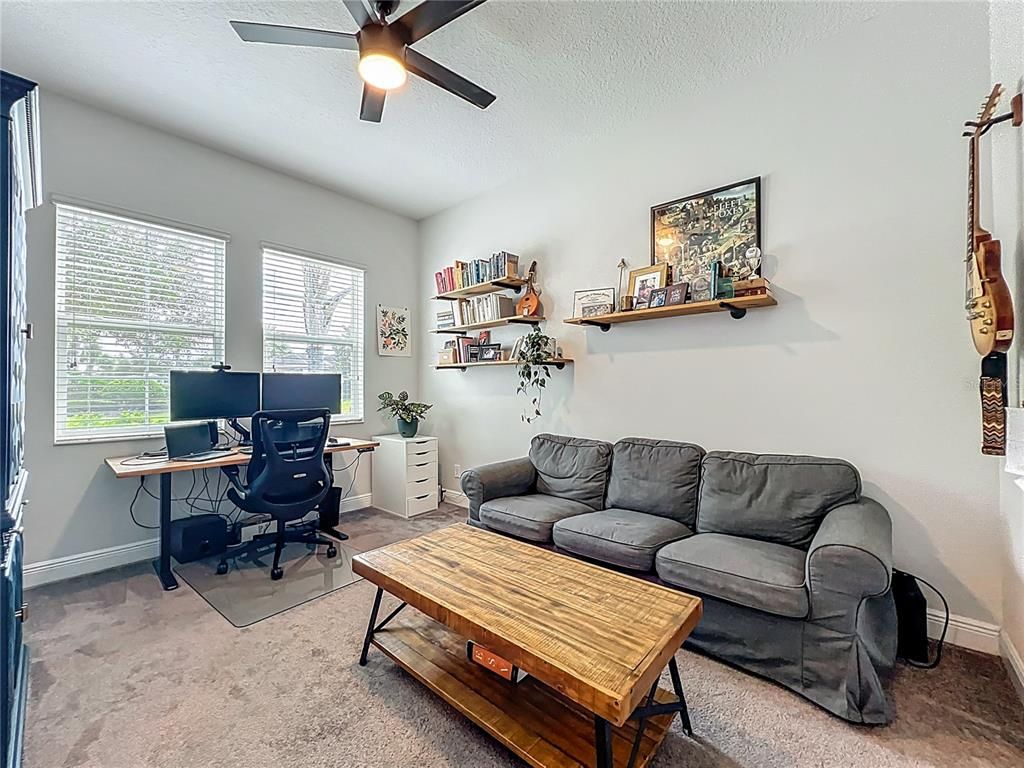 Home Office, Interior