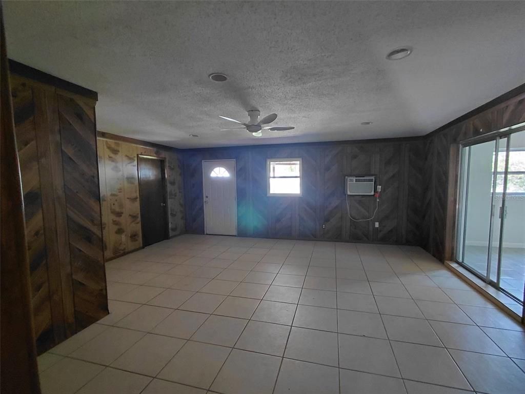 Empty room, Interior, Recessed Lighting, Wooden Walls