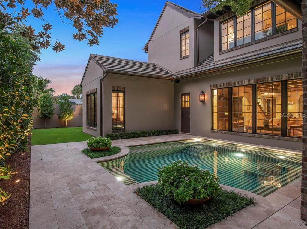 Exterior, Pool