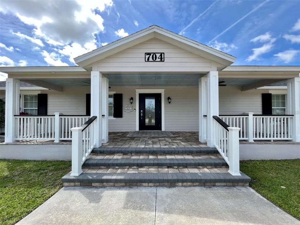 Exterior, Facade, American Craftsman
