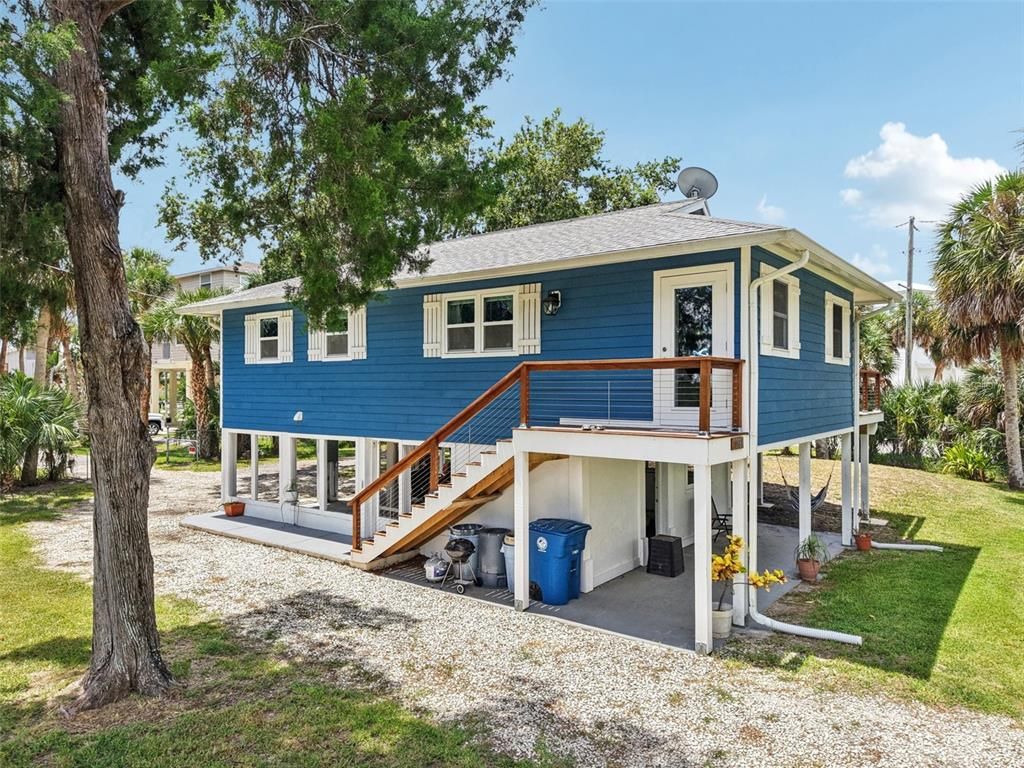 Backyard, Exterior