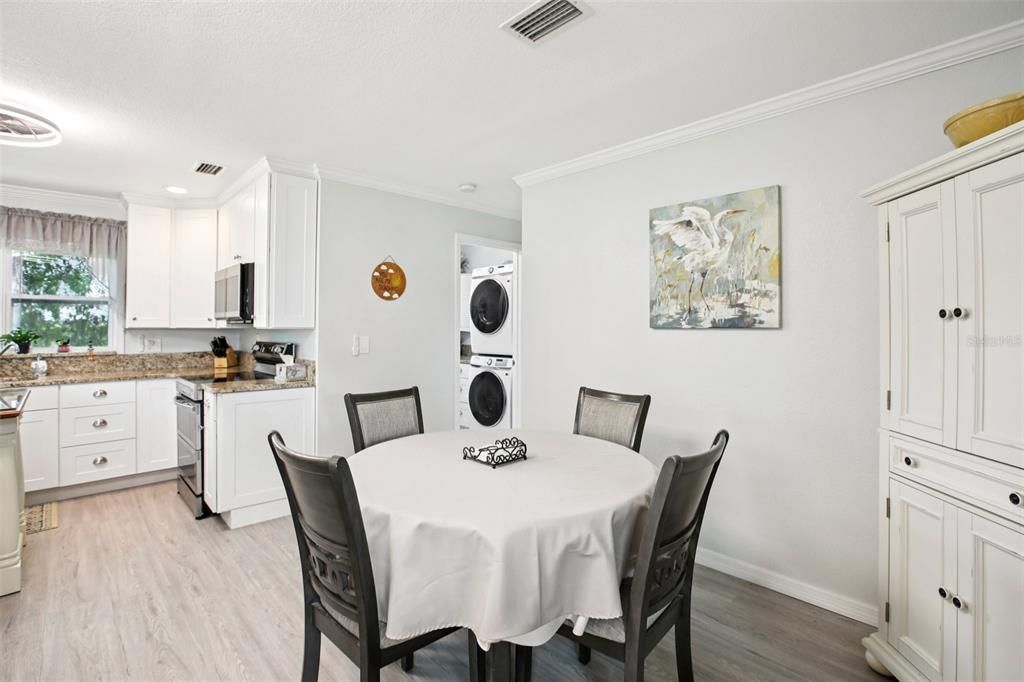 Dining room, Interior, Kitchen, Recessed Lighting, Wood Texture Flooring