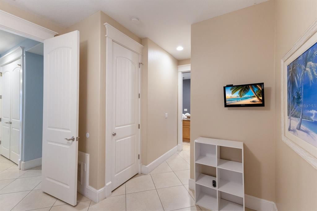 Interior, Recessed Lighting