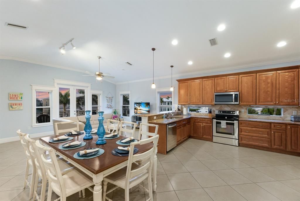 Dining room, Interior, Kitchen, Pendant Lights, Recessed Lighting