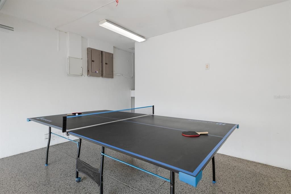 Game Room, Interior