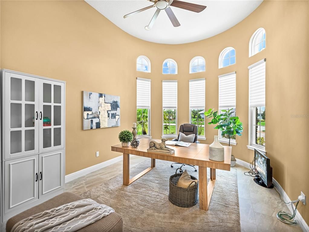Home Office, Interior