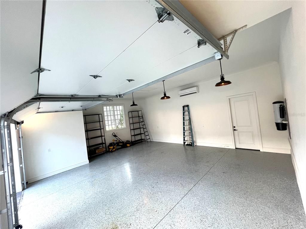 Garage, Interior