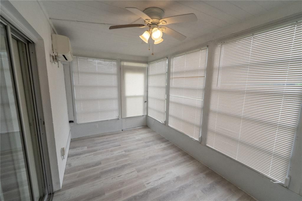 Empty room, Interior, Sun Room, Wood Texture Flooring