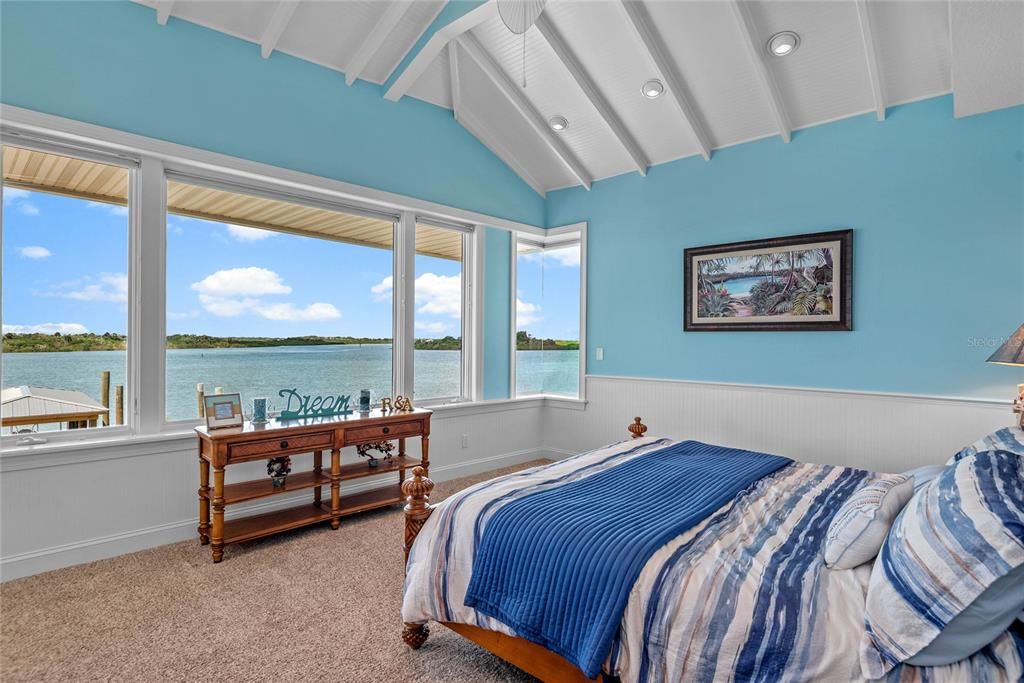 Bedroom, Interior, Recessed Lighting, Water