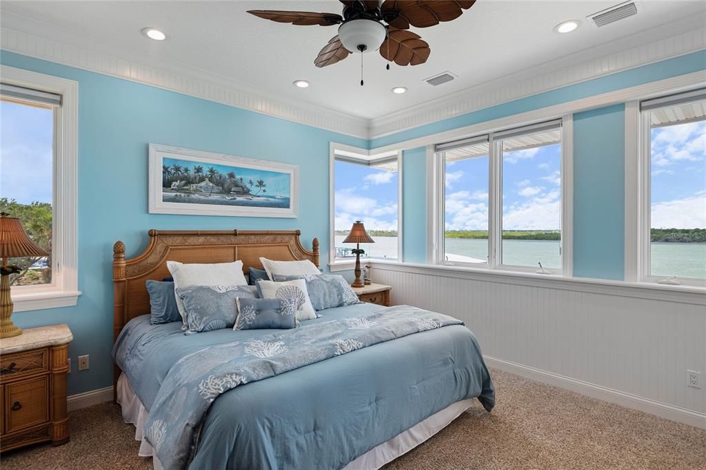 Bedroom, Interior, Recessed Lighting, Water
