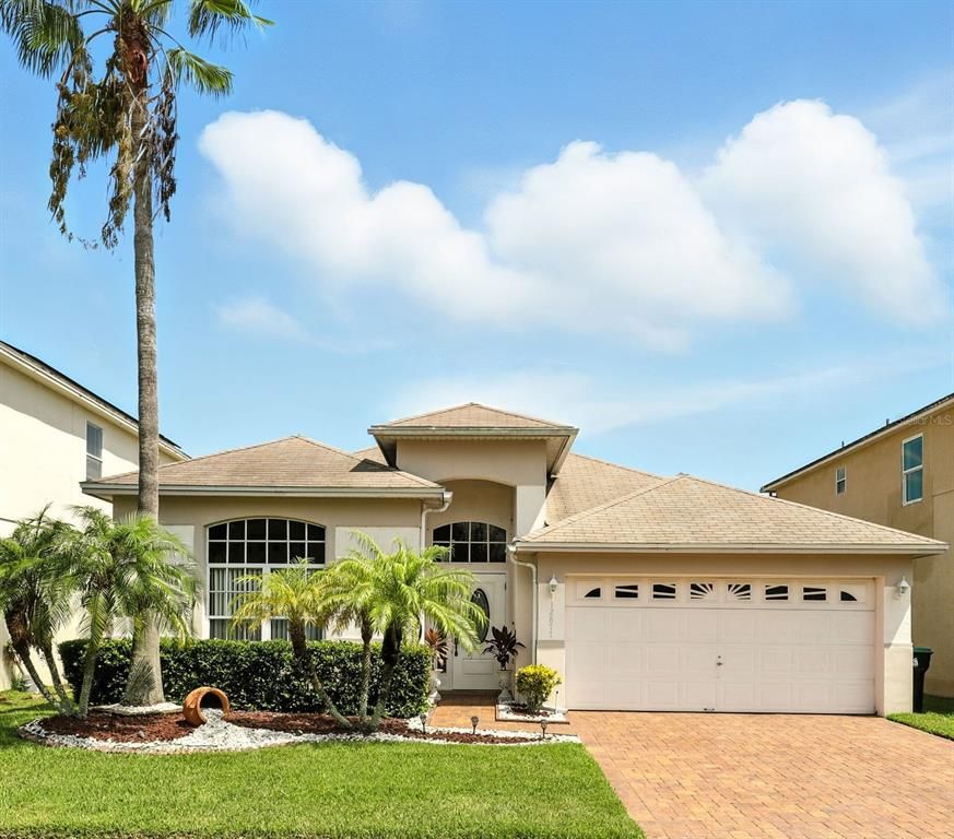 Attached, Backyard, Exterior, Facade, Mediterranean