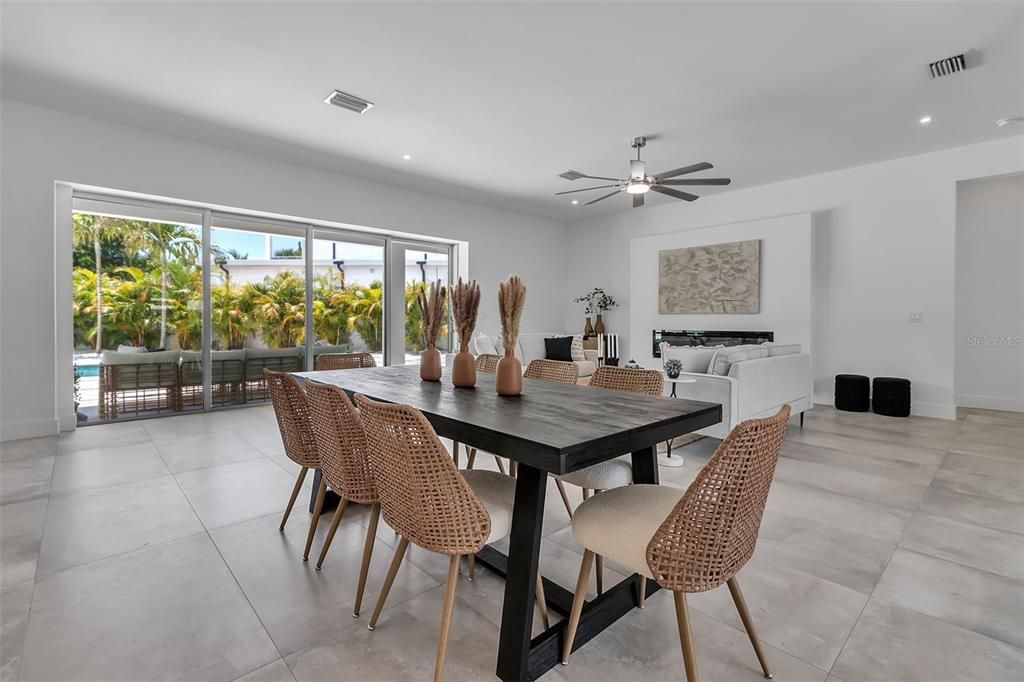Dining room, Interior, Living room, Recessed Lighting