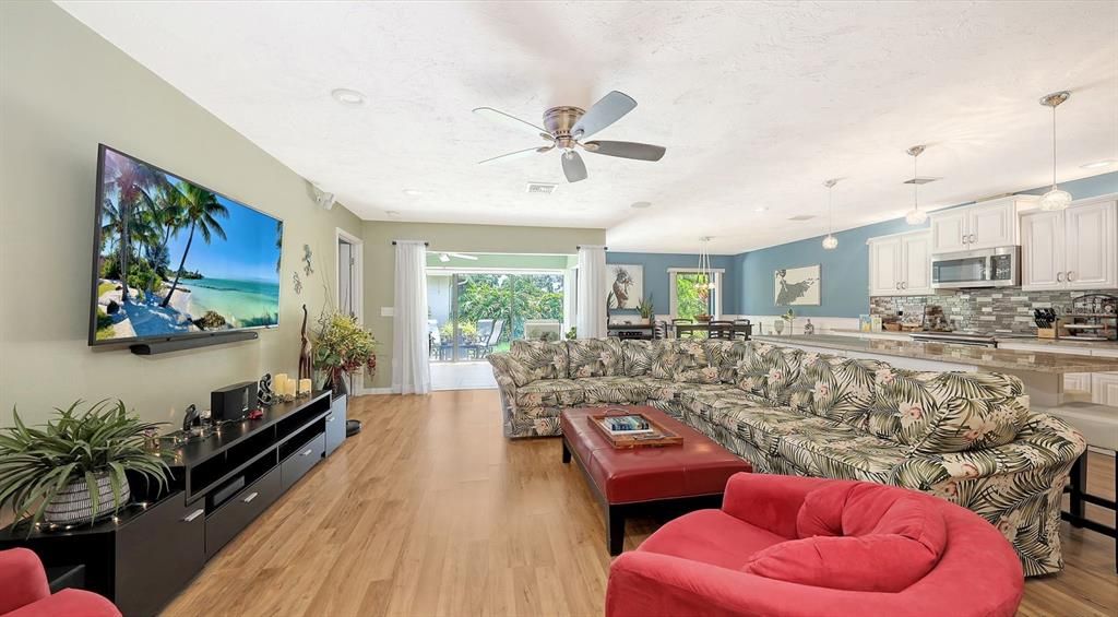 Interior, Kitchen, Living room, Pendant Lights, Recessed Lighting, Stainless Steel Appliances, Wood Texture Flooring