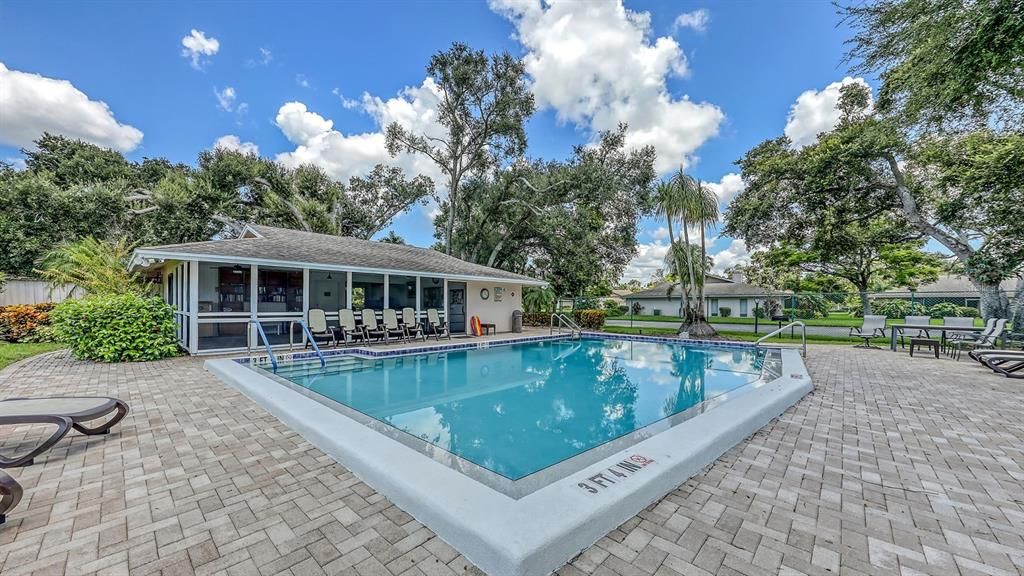 Exterior, Pool