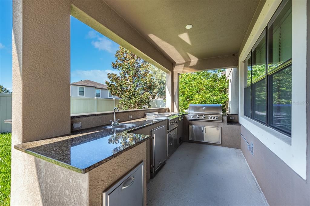 Exterior, Outdoor Kitchen