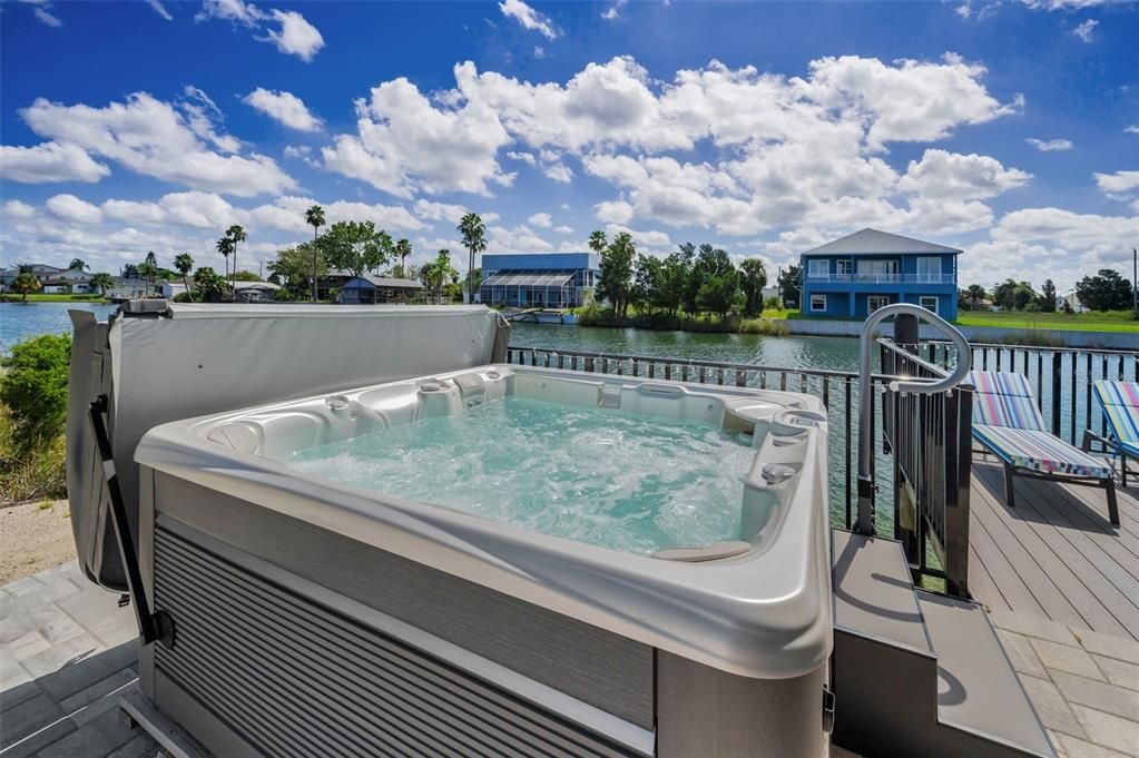 Exterior, Hot Tub, Water