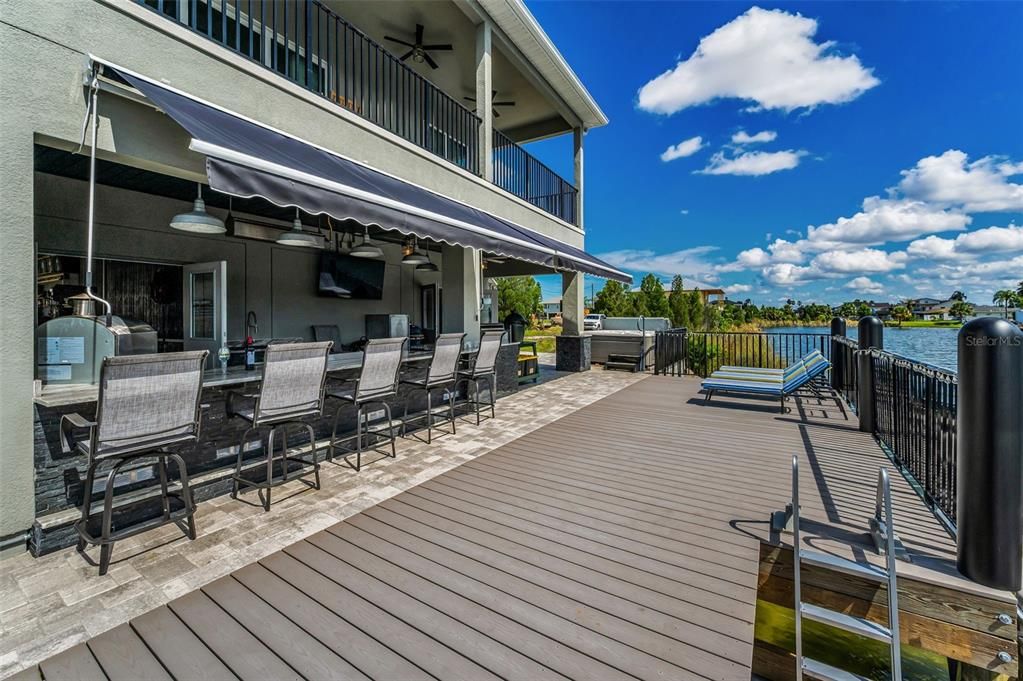 Exterior, Outdoor Kitchen, Water