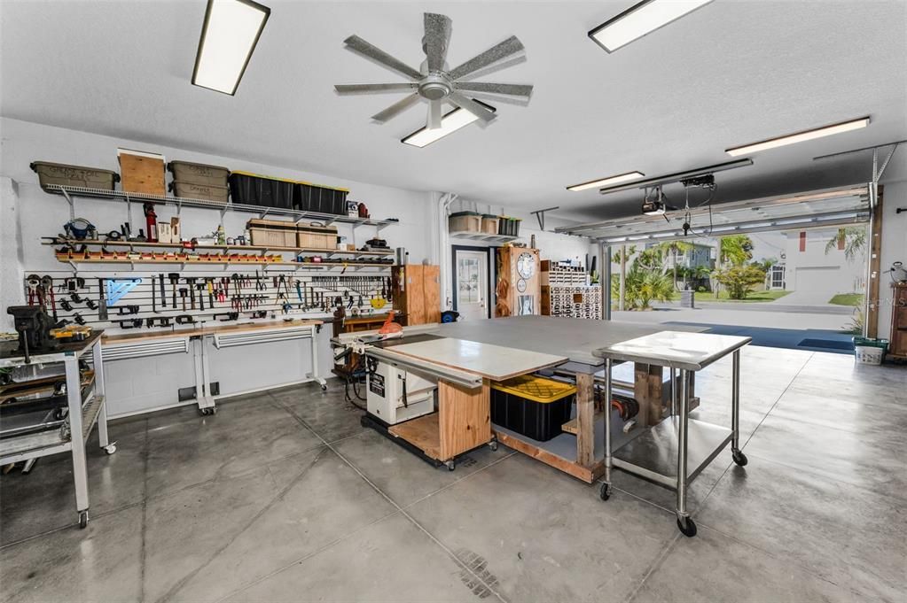 Garage, Interior