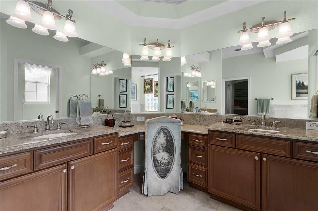 Bathroom, Dual Sink Vanities, Interior