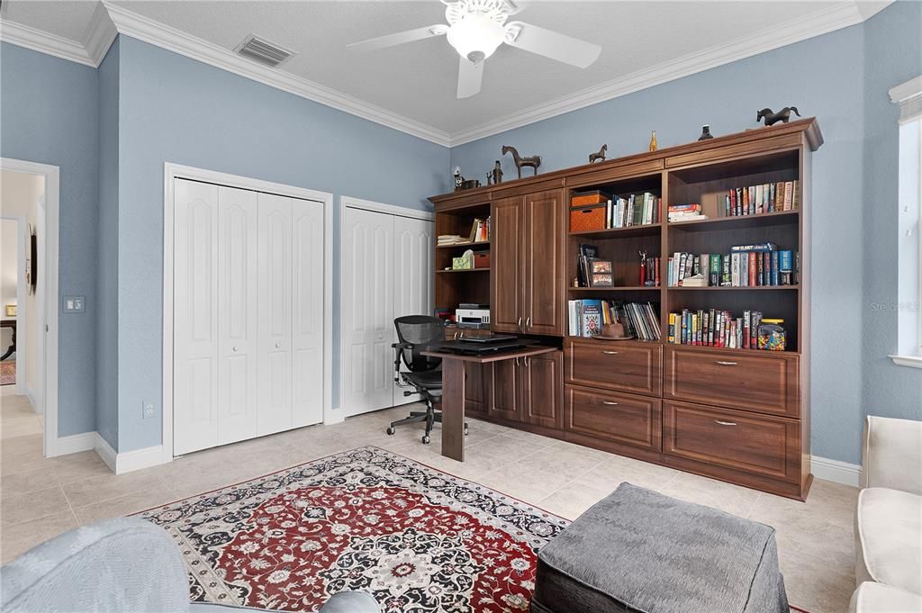 Home Office, Interior