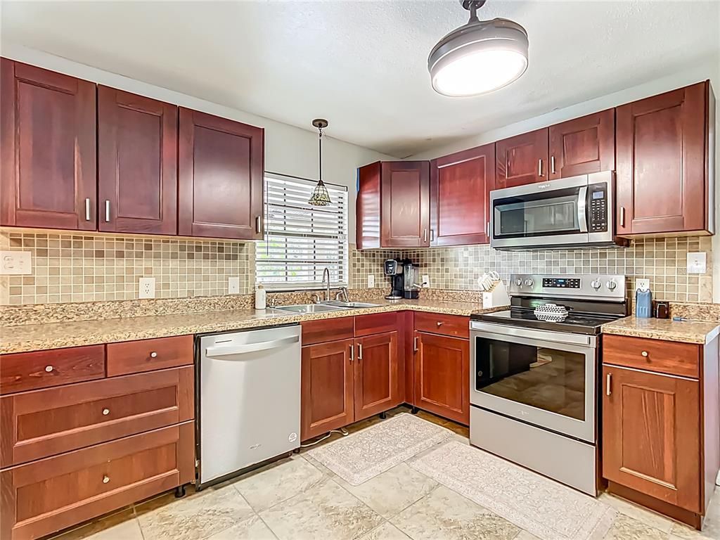 Interior, Kitchen, Pendant Lights, Stainless Steel Appliances