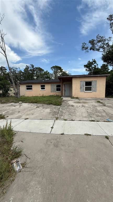 Backyard, Exterior, Facade, Ranch