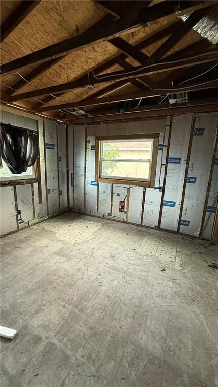 Empty room, Interior, Wooden Beams, Wooden Ceilings