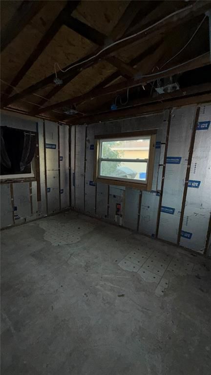 Empty room, Interior, Wooden Beams