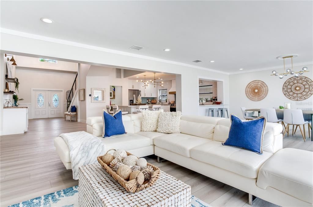 Dining room, Interior, Kitchen, Living room, Pendant Lights, Recessed Lighting, Stainless Steel Appliances, Wood Texture Flooring