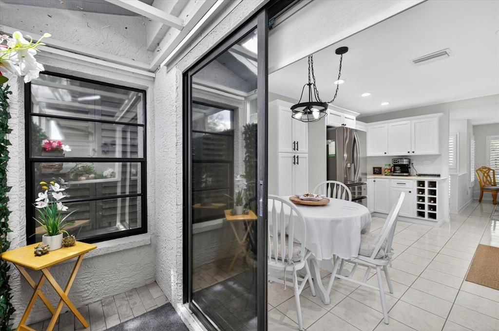 Dining room, Interior, Kitchen, Pendant Lights, Recessed Lighting