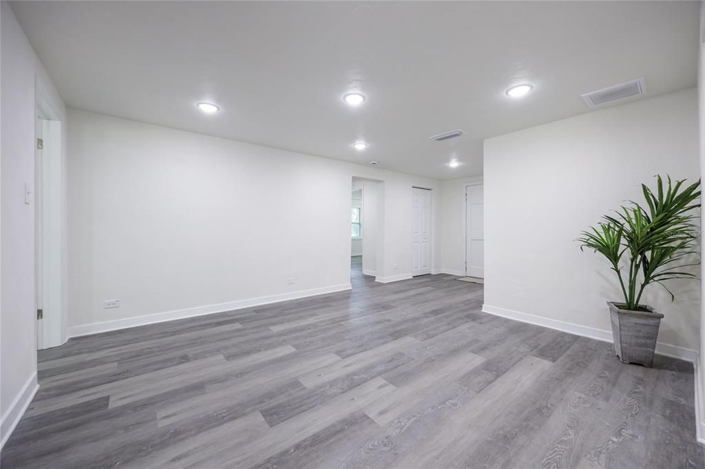 Empty room, Interior, Recessed Lighting, Wood Texture Flooring