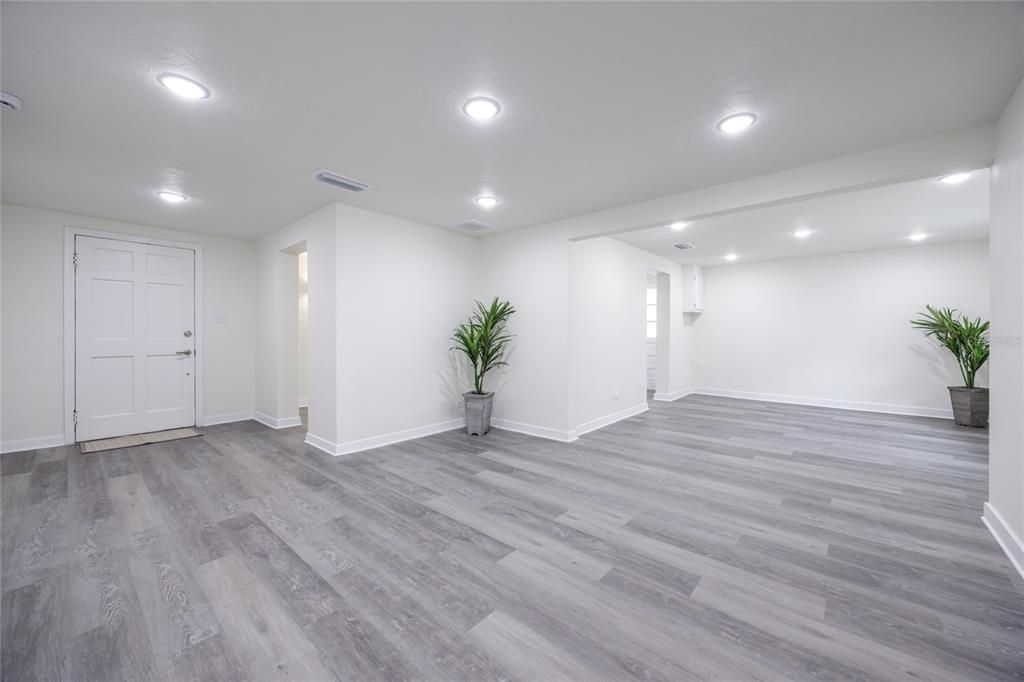 Empty room, Interior, Recessed Lighting, Wood Texture Flooring